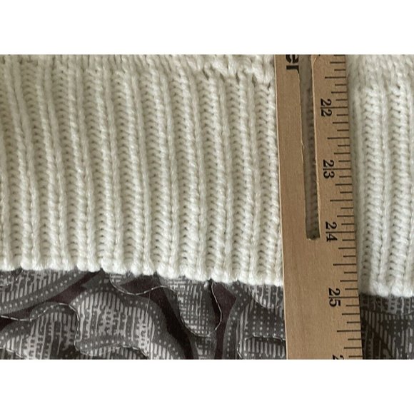 Ultra Flirt XL Woman’s Ivory V-Neck Cable Acrylic Sweater Style RS617401 - Picture 10 of 12